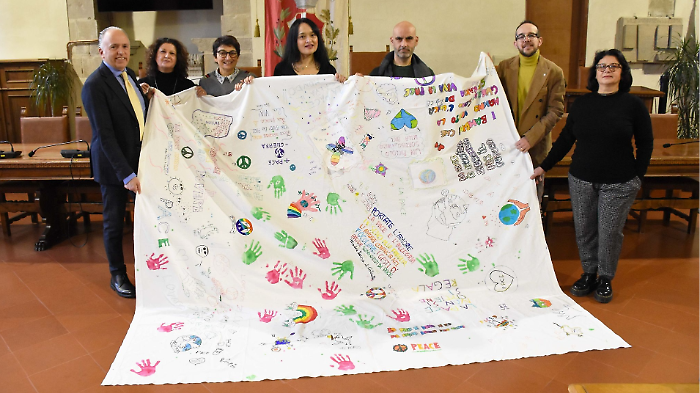 eco bandiera della pace