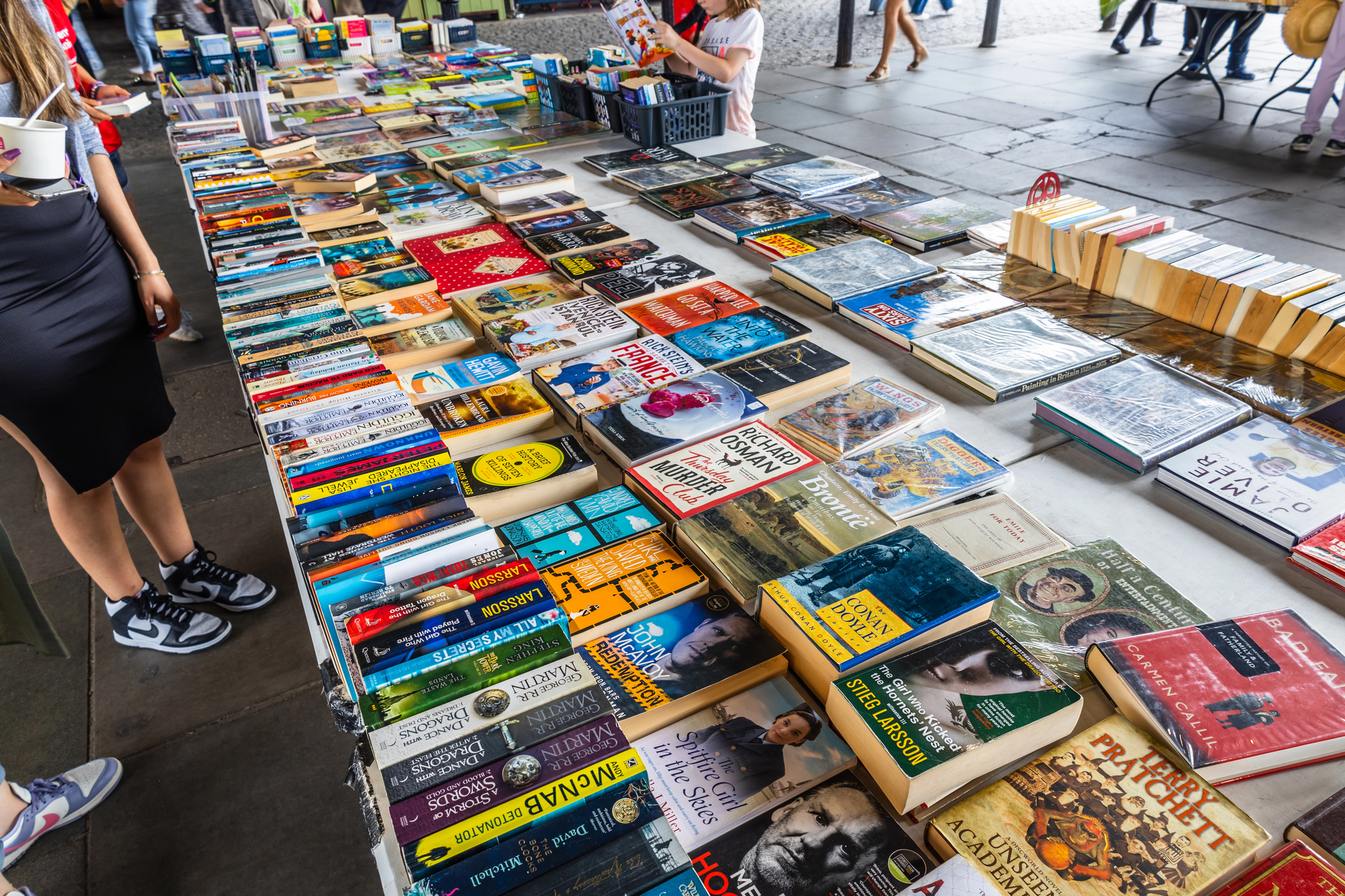 una bancarella di libri